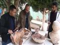 طلاب ينحتون تماثيل  (2)