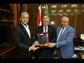 محافظ المنوفية يستقبل رئيس القابضة للمياه (6)