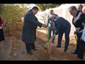 محافظ الوادي يتفقد مبادرة اغرس نخلة  (2)