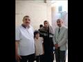 الطفلة روان مع والدتها