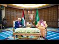 الملك سلمان ومحمود عباس