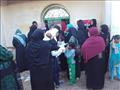 اقبال السيدات على القافلة الطبية