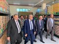 وزير التموين فى زيارة لأسوان