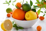 ماذا يحدث للجسم عند تناول الحمضيات يوميًا؟  استشاري يجيب