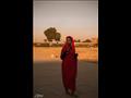 جلسة تصوير لطالبة نوبية بمعبد دندرة 
