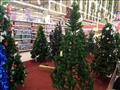 الإسكندرية تتزين بأشجار وهدايا الكريسماس