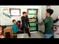 طالب يواصل حلقات من الرقص