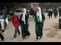 أول يوم مدرسة.. الأهالي يصطحبون أبنائهم  (3)