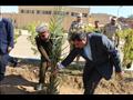 حكمدار الوادي الجديد يغرس نخلة بديوان الإذاعة  (5)