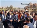 وزير النقل ومحافظ المنيا يتفقدان أعمال إنشاء محور سمالوط (10)
