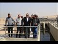 محافظ قنا يتفقد مشروعات مياه الشرب والصرف الصحي بفرشوط (18)