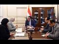 اجتماع رئيس الوزراء ووزيرة الصحة (2)