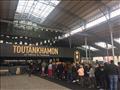 اصطفاف الزائرون أمام معرض توت عنخ آمون بباريس (1)