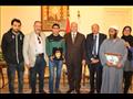 محافظ القاهرة يكرم جهاد يوسف مُنقذ أسرة الزاوية الحمراء (5)