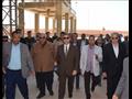محافظ بني سويف يتفقد صوامع تخزين القمح (3)