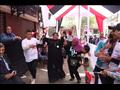أطفال ونساء يحتفلون أمام لجان التصويت (2)