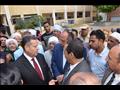 محافظ بني سويف يتفقد اللجان الفرعية للاستفتاء (10)