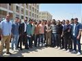 طلاب جامعة السويس وصورة تذكارية مع رئيس الجامعة امام لجنة المعهد الازهري 