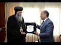 لقاء وزير الطيران مع الأنبا أنطونيوس (2)