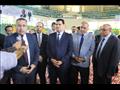 قيادات محافظة الإسكندرية والتموين وحماية المستهلك خلال المبادرة (2)