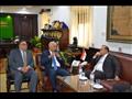رئيسا البورصة وجامعة الإسكندرية أثناء توقيع الاتفاقية (3)