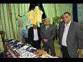 محافظ أسوان يتفقد معرض أهلا بالمدارس