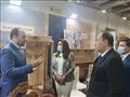 محافظ دمياط تتفقد جناح مدينة الأثاث بمعرض تراثنا