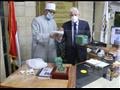 المحافظ يتسلم سلسلة الكتب