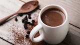منها الكاكاو بالحليب.. 4 مشروبات تحارب القلق والتو
