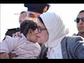 وزيرة الصحة توزع هدايا على أطفال الحجر (4)
