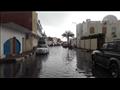 الأمطار تغرق شوارع دهب