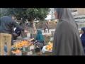 باعة يقيمون سوق الثلاثاء بالفيوم
