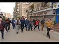 محافظ الدقهلية يتابع تطهير الشوارع وتوزيع صناديق القمامة على المنازل 