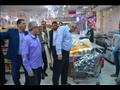 محافظ الوادي الجديد يتفقد مول المصرية ماركت بمدينة