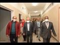 رئيس جامعة أسيوط يتفقد تجهيزات مستشفى العزل 