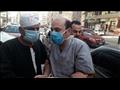 أول لقطات لعودة الطبيب فاقد بصره خلال عمله في عزل كفر الشيخ