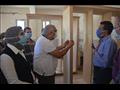 محافظ الوادي الجديد يوجه باستغلال الورش في تأثيث منازل القري النموذجية 