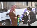 مديرية أمن القاهرة توزع الورود على المواطنين