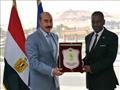 محافظ أسوان مع سفير نامبيا