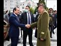 السيسي يضع إكليلًا من الزهور على النصب التذكاري بميدان الأبطال ببودابست