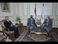 وزير النقل يستقبل وزير الدولة البريطاني لشئون الشرق الأوسط 
