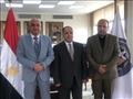 وزير المالية يكرم مدير الحسابات بمديرية صحة القليوبية