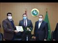محافظ الشرقية يُكرم فريق العمل