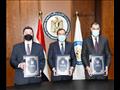 وزير البترول خلال توقيع اتفاقية اليوم مع شركة أبات
