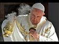  البابا فرنسيس خلال إحياء قداس في ملعب كرة القدم ا