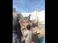 هدم مبنى من الطوب الأحمر في بورسعيد