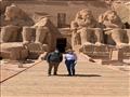 سفيرة كوبا فى معبد أبو سمبل