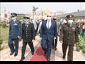  محافظ بني سويف يضع إكليل الزهور على النصب التذكاري احتفالاً بالعيد القومي