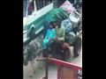 الطفله نوريين بصحبة نباش القمامة شعبان