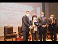 تكريم سيدات في احتفالية جامعة عين شمس 